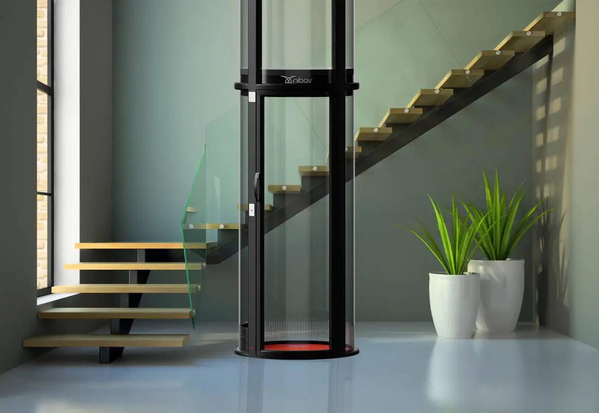 Small residential elevator